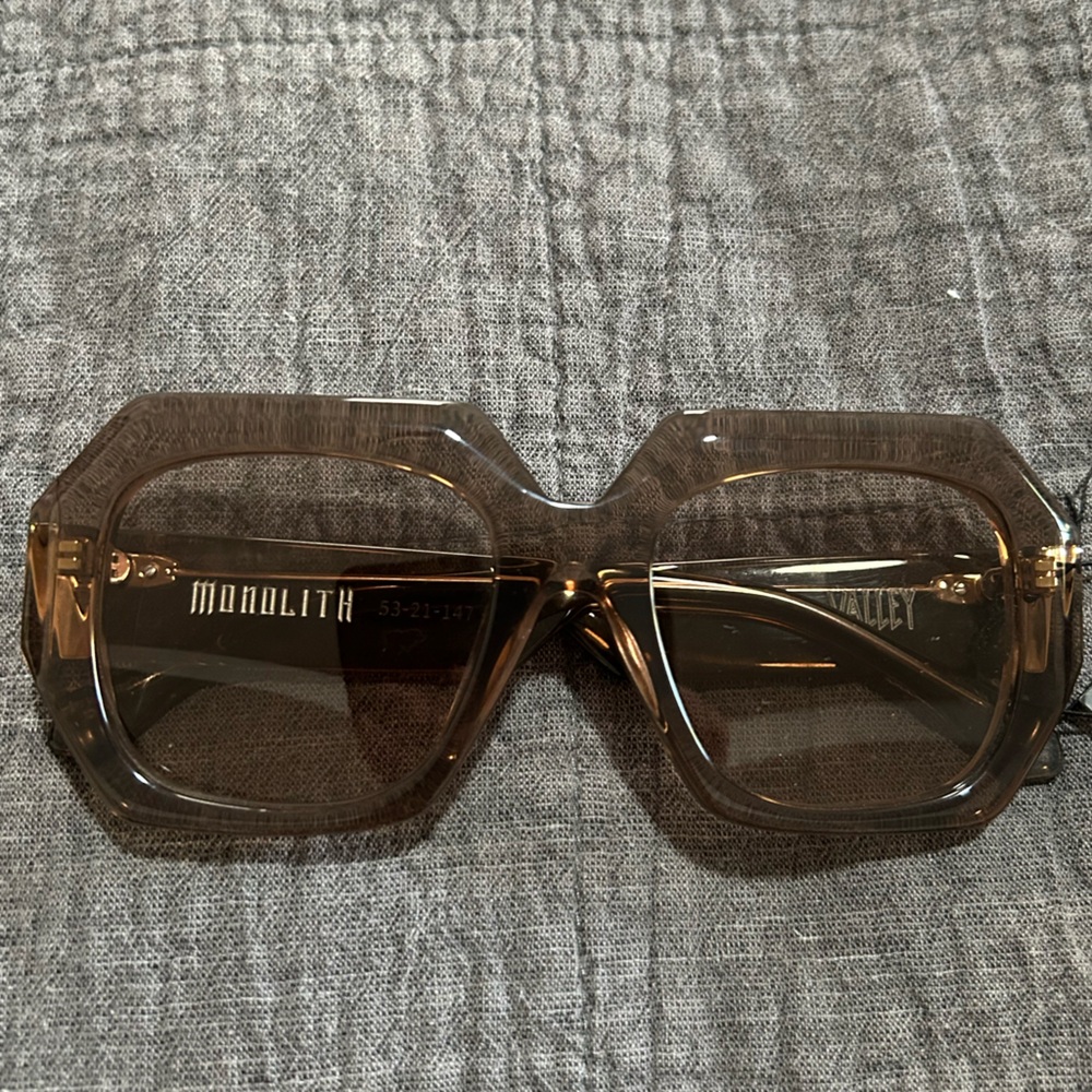 Brand new Valley Eyewear Monolith sunglasses. Transparent Mocha w. Gold Metal
